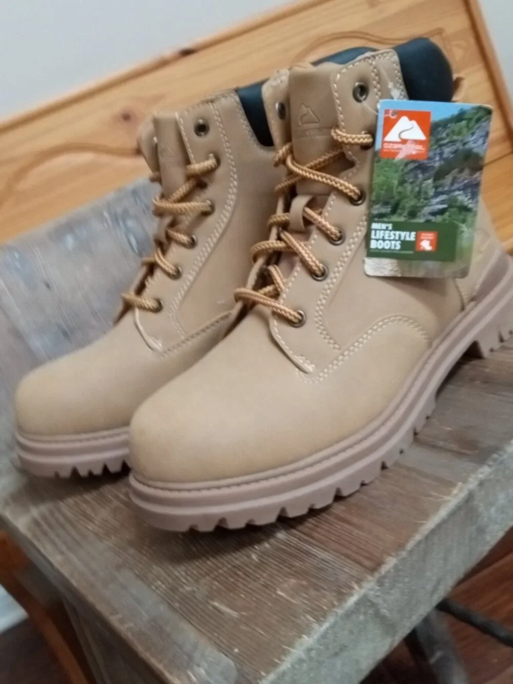 New Ozark Trail Men's Size 11 Suede Boots NEW!